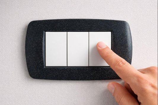 Placca 4 Posti Millennium Nero Flash Compatibile BTicino Living - Lemag srl