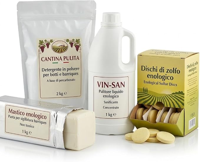 Kit Pulizia Cantina Pre-Vendemmia — Detergente per Botti e Damigiane 1 kg, Detergente Enologico Liquido 1 kg, Zolfo in Dischi Antigocciolante e Mastice per Botti 500 g