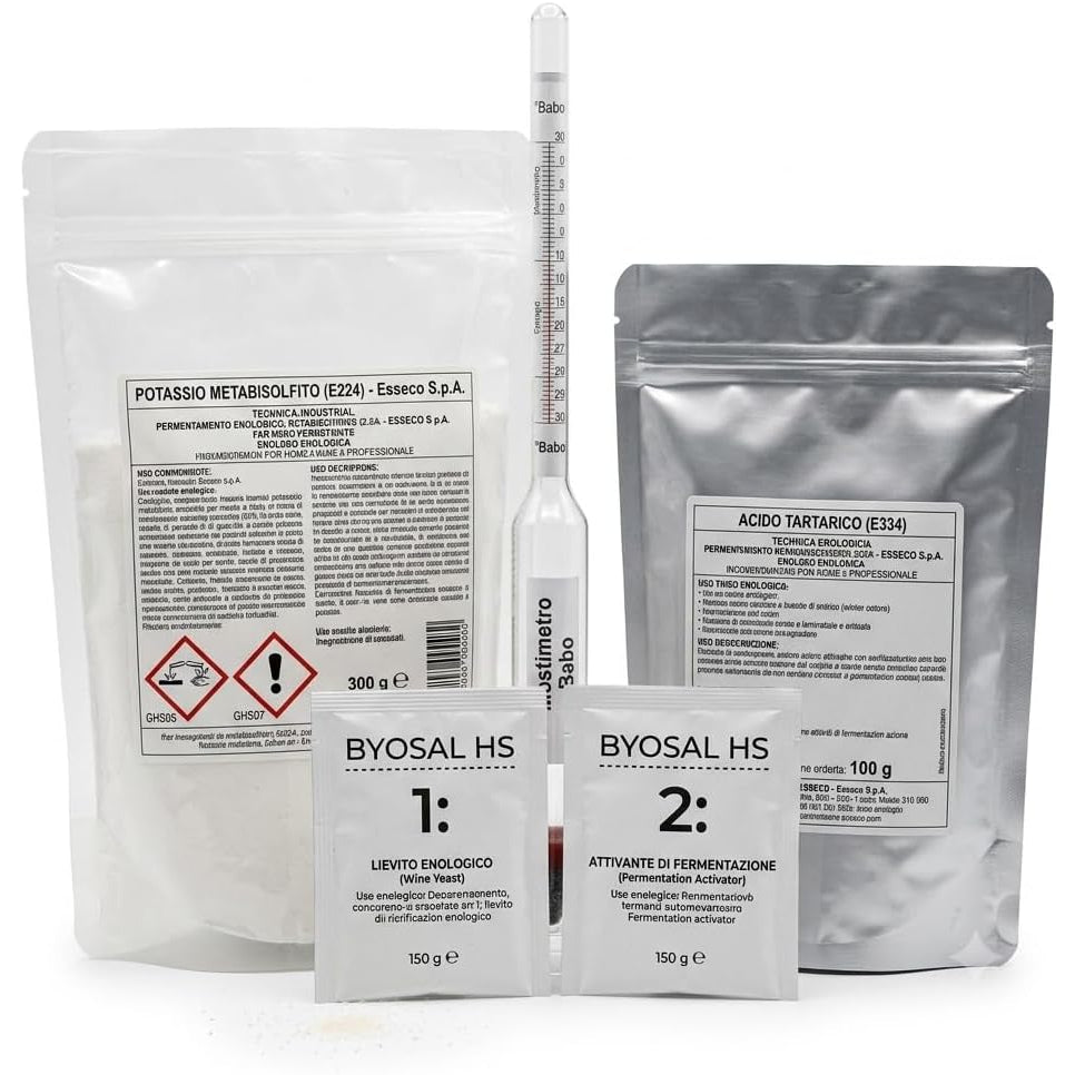 Il kit enologico per vino con metabisolfito di potassio, acido tartarico, lievito, attivante e mostimetro Babo per vinificazione.