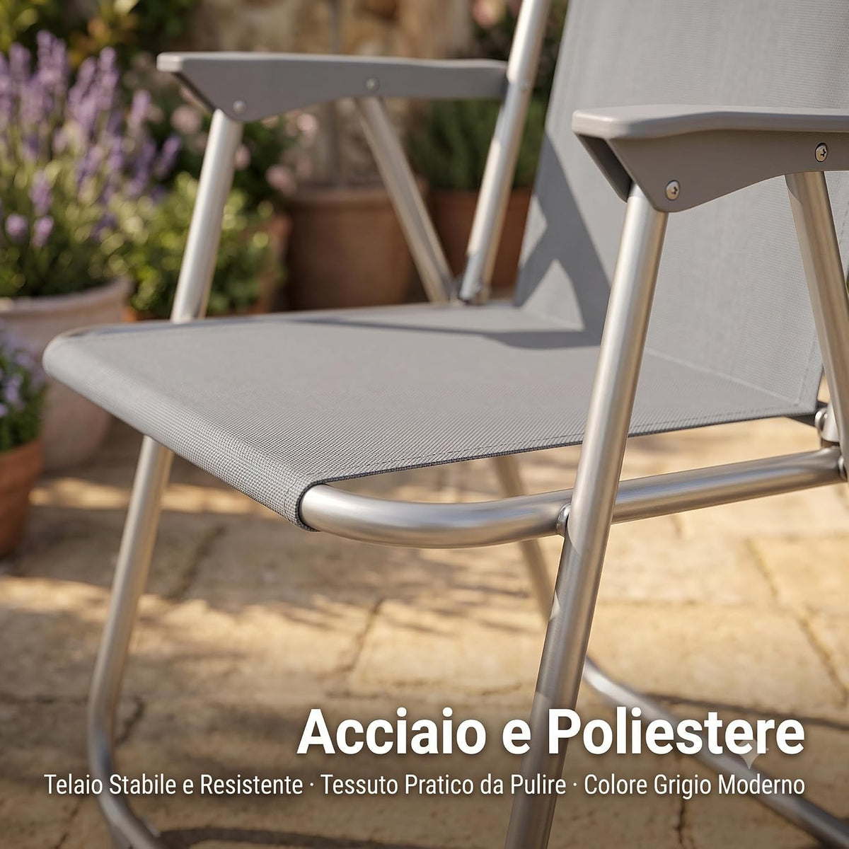 Dettaglio di sedie relax da giardino in tessuto poliestere grigio e resistente telaio in acciaio.