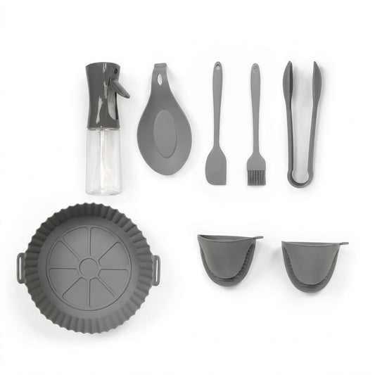 Set da 8 pezzi di accessori friggitrice ad aria silicone grigi con cestello rotondo, spruzzatore d'olio, pinza e guanti.