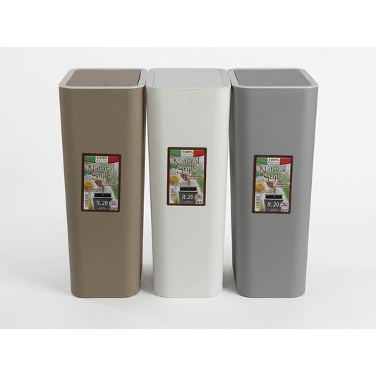 Set di tre pattumiere differenziata salvaspazio da 20 litri nei colori beige, bianco e grigio con apertura a pulsante.