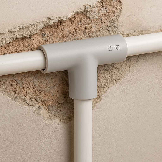 Tee plug - in Salvador Escoda in PVC grigio, diametro 20 mm per tubi rigidi - Lemag srl