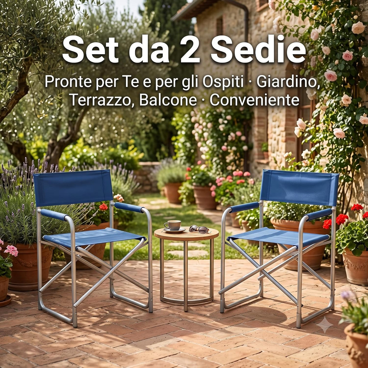 Set di due sedie regista pieghevoli blu da giardino con telaio in acciaio e tavolino.
